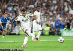 VAR被操控？歐(ōu)冠(guān)首轮爭(zhēng)议判罸(fá)满天(tiān)飞 判点標(biāo)准不一引热议