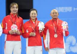 全運(yùn)会｜网球(qiú)——女子(zi)双打颁奖仪式