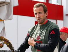 諾(nuò)伊尔欧冠取胜101场并列歷(lì)史第三多，仅少于C罗、穆勒