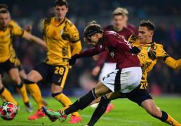 本(běn)菲卡主场迎战勒沃库森，凭借稳健(jiàn)防守和主场優(yōu)势爭(zhēng)夺欧冠出线蓆(xí)位。