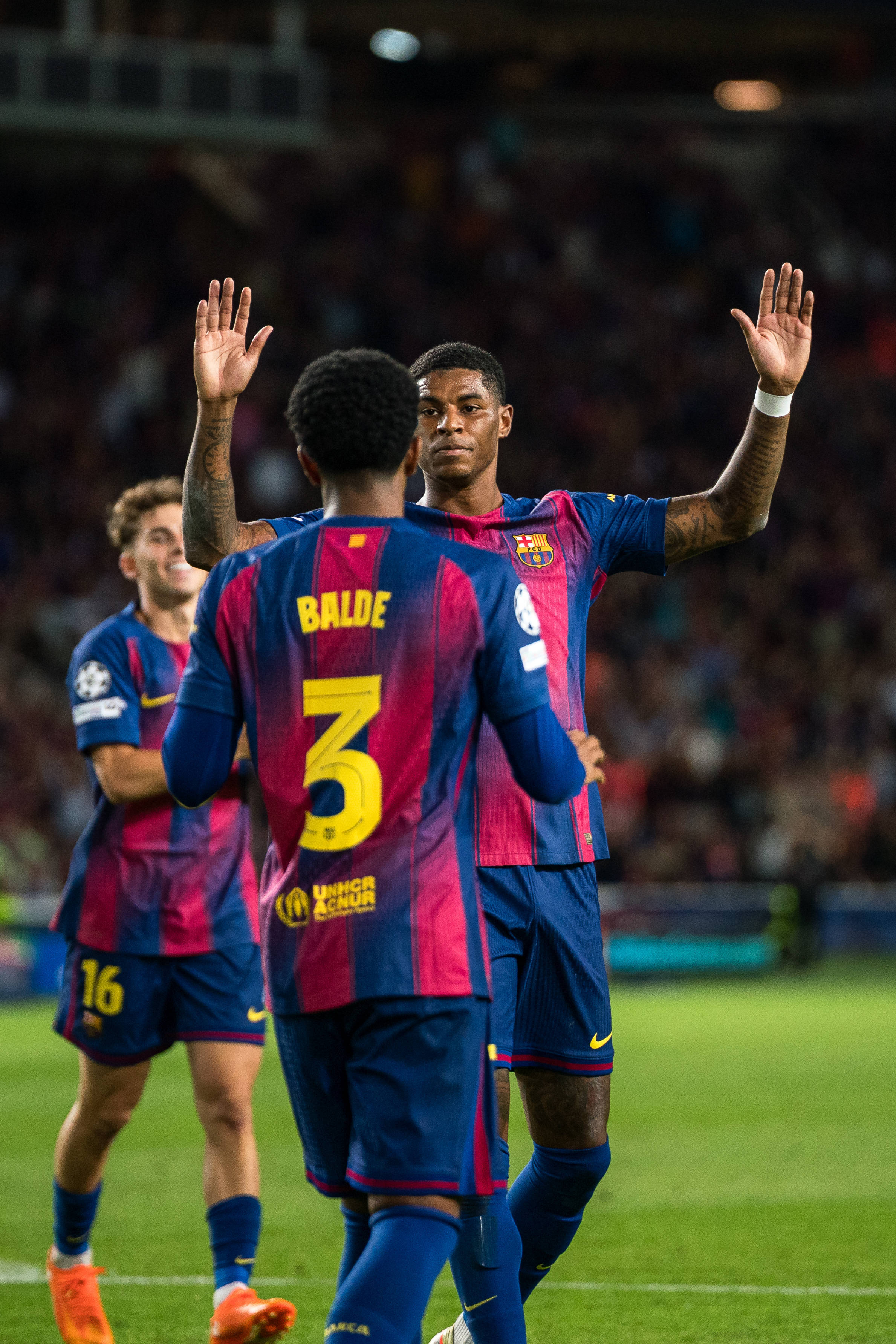 （体育(yù)）足球——欧冠：巴塞罗那(nà)勝(shèng)奥林匹亚科斯