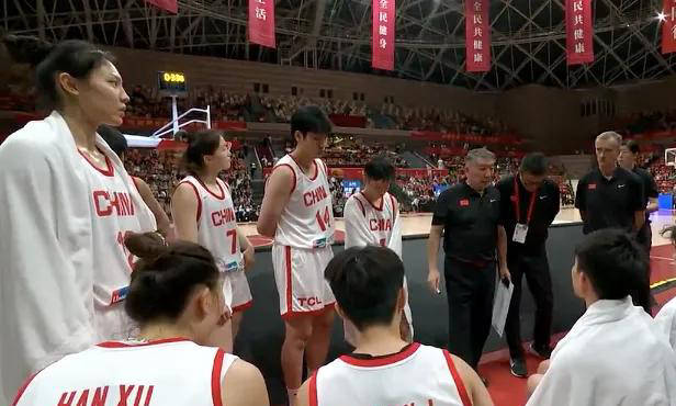中国女籃(lán)与尤文图特(tè)战成半场平局，楊(yáng)舒予表現(xiàn)出色，张子宇犯规次数增加