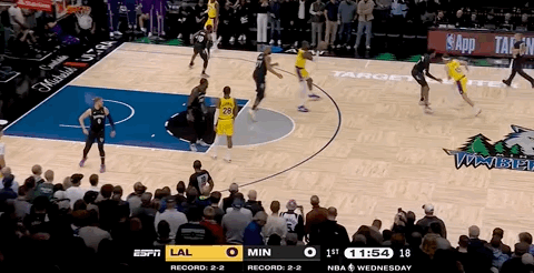 湖(hú)人絕(jué)殺(shā)!裡(lǐ)夫斯压哨絕(jué)殺(shā)!排队给拉拉维亚道歉...