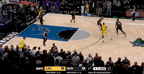 湖(hú)人絕(jué)殺(shā)!裡(lǐ)夫斯压哨絕(jué)殺(shā)!排队给拉拉维亚道歉...