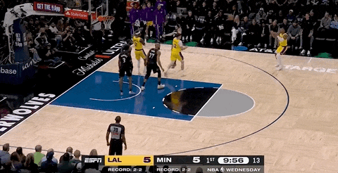 湖(hú)人絕(jué)殺(shā)!裡(lǐ)夫斯压哨絕(jué)殺(shā)!排队给拉拉维亚道歉...