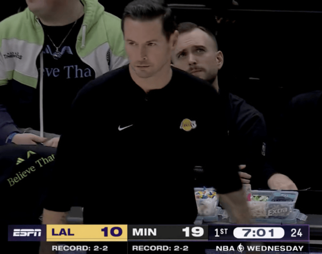 湖(hú)人絕(jué)殺(shā)!裡(lǐ)夫斯压哨絕(jué)殺(shā)!排队给拉拉维亚道歉...