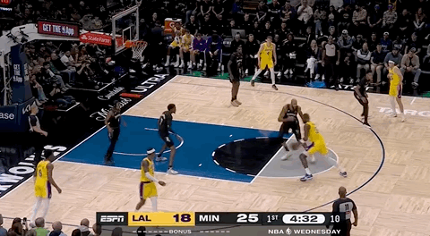 湖(hú)人絕(jué)殺(shā)!裡(lǐ)夫斯压哨絕(jué)殺(shā)!排队给拉拉维亚道歉...