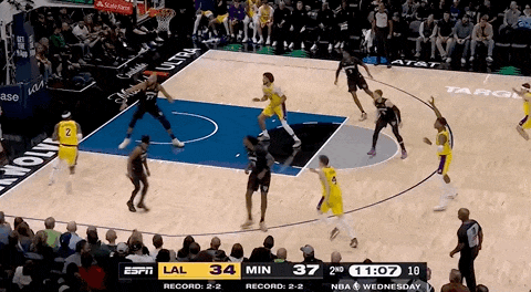 湖(hú)人絕(jué)殺(shā)!裡(lǐ)夫斯压哨絕(jué)殺(shā)!排队给拉拉维亚道歉...