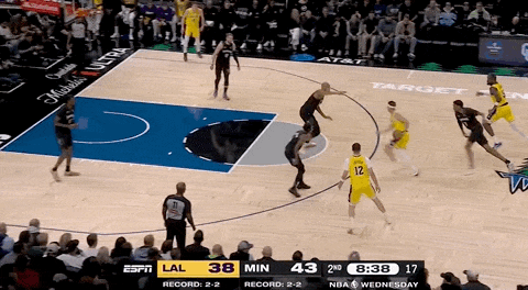 湖(hú)人絕(jué)殺(shā)!裡(lǐ)夫斯压哨絕(jué)殺(shā)!排队给拉拉维亚道歉...