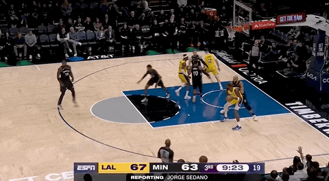 湖(hú)人絕(jué)殺(shā)!裡(lǐ)夫斯压哨絕(jué)殺(shā)!排队给拉拉维亚道歉...