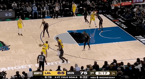 湖(hú)人絕(jué)殺(shā)!裡(lǐ)夫斯压哨絕(jué)殺(shā)!排队给拉拉维亚道歉...