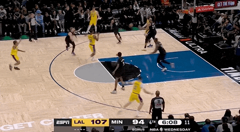 湖(hú)人絕(jué)殺(shā)!裡(lǐ)夫斯压哨絕(jué)殺(shā)!排队给拉拉维亚道歉...