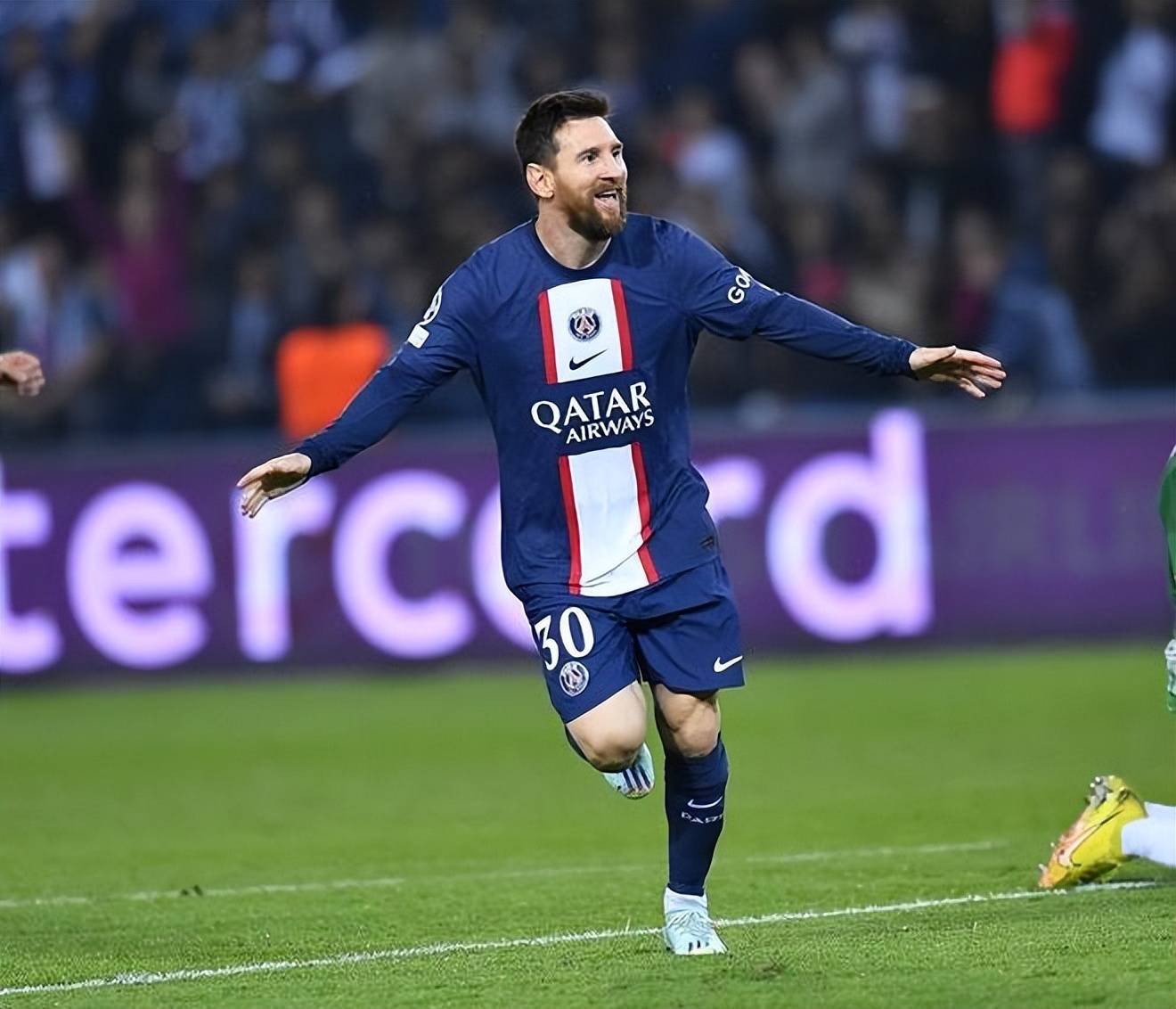 欧冠(guān)助攻榜出炉：欧冠(guān)助攻之王(wáng)竟是他？力压梅罗，曼(màn)联传奇霸榜！