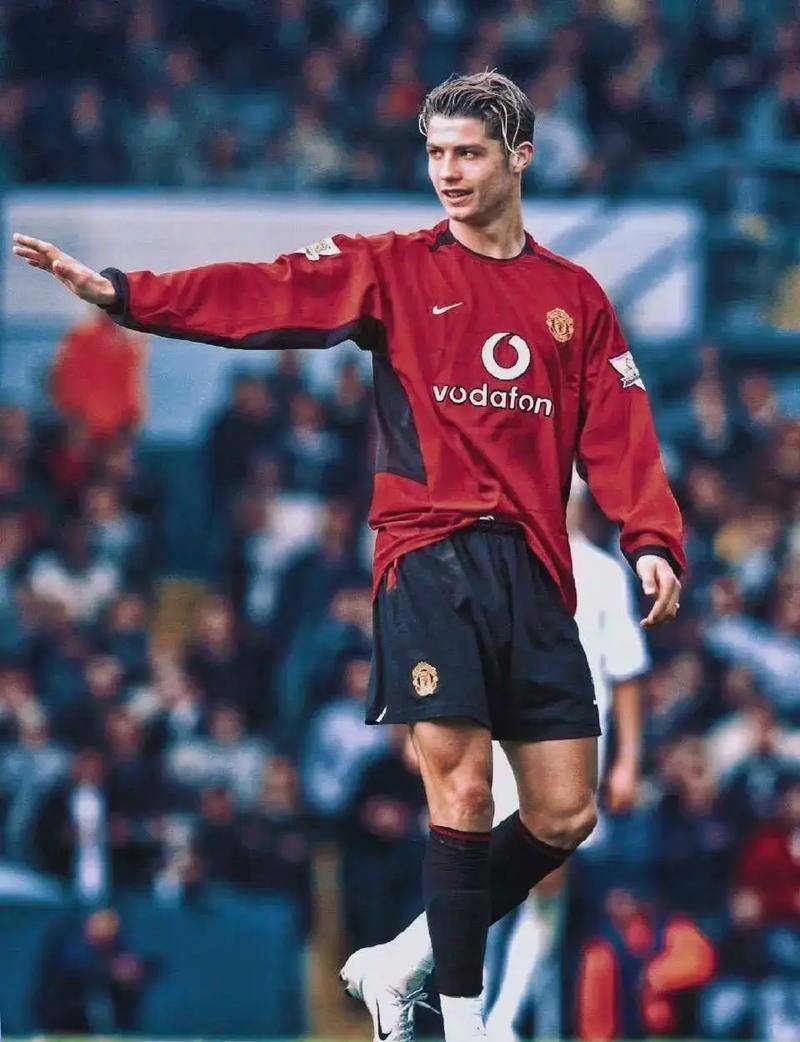 欧冠(guān)助攻榜出炉：欧冠(guān)助攻之王(wáng)竟是他？力压梅罗，曼(màn)联传奇霸榜！