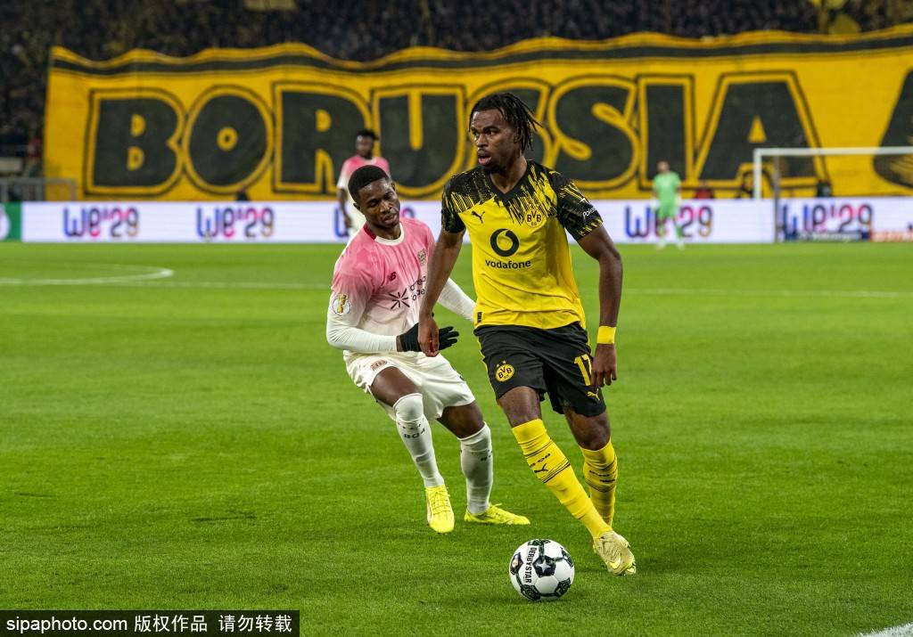 羅(luó)伊(yī)斯转型新(xīn)挑戰(zhàn)：從(cóng)球场到荧幕，解说多特蒙德(dé)的欧冠之旅