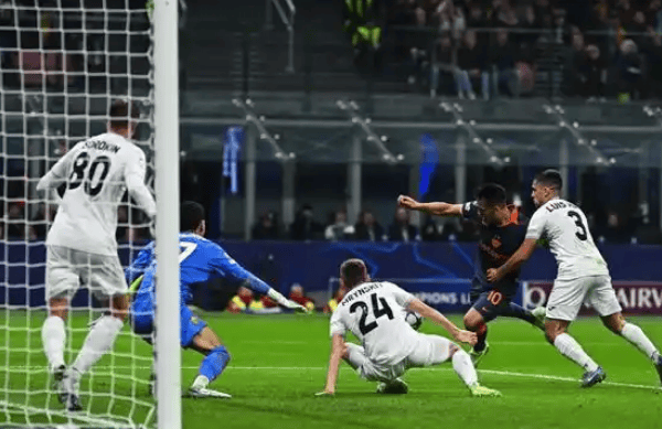 国米欧冠4连胜狂揽840万奖金!赢球却藏2大难题,齐沃遭质疑(yí),3500万中场恐离队